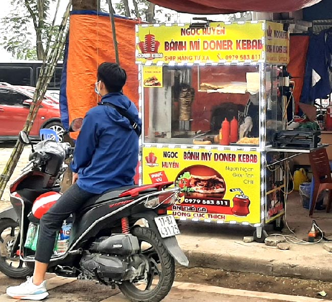 xe bánh mì doner có mái che bằng