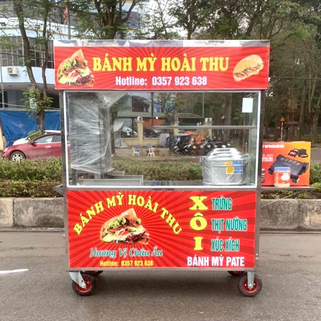 Xe bán bánh mì có lò nướng