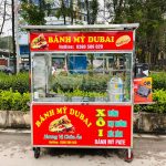 Xe bán bánh mì có lò nướng