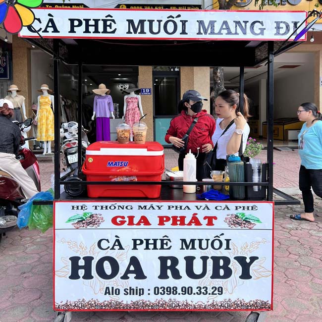 xe bán cà phê muối hút khách