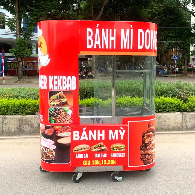 xe bán bánh mì kính cong